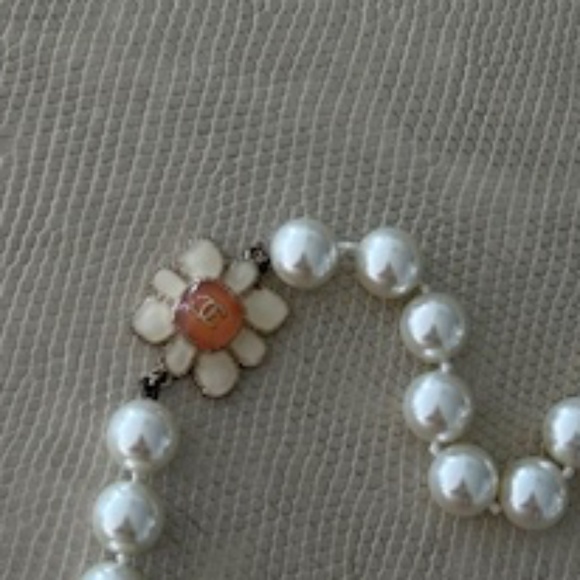 CAMELLIA LOGO FAUX PEARL LONG NECKLACE 26" - Picture 6 of 6